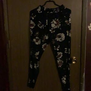 Very soft cotton leggings. For causal wear not sport leggings. Are extra small.